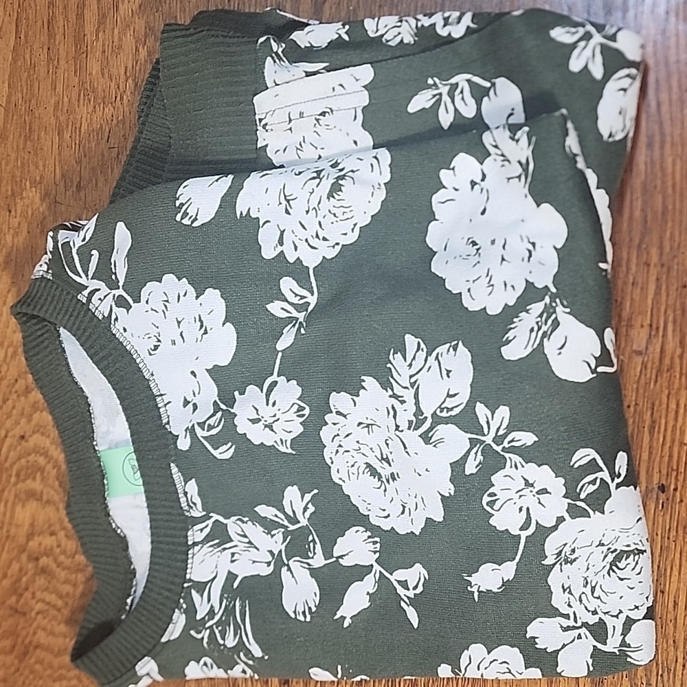 Floral Green Women's Sleep Set - White Rose Print - Picture 8 of 8